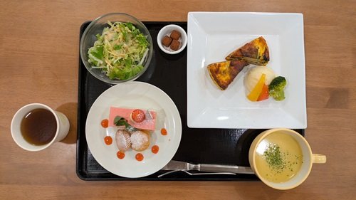 キッシュとケーキプレート.jpg