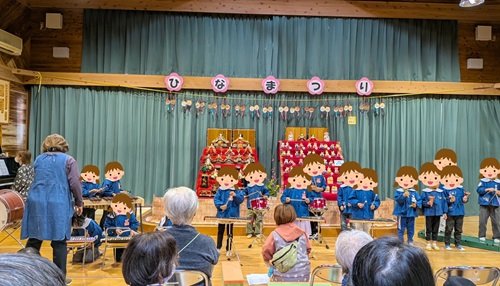 260303八幡野保育園合奏.jpg